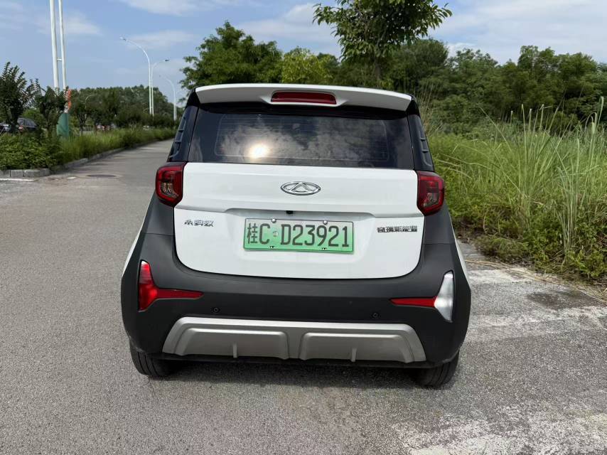 奇瑞 2022款 eQ1 甜粉款 微糖版 磷酸铁锂 30kW 301km