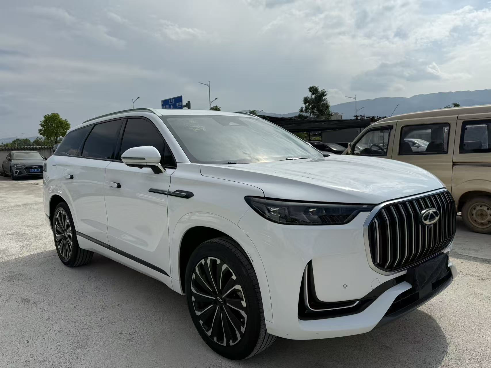 Chery 2023 Tiggo 9 2.0T 400T 2WD Premium 5-Seater