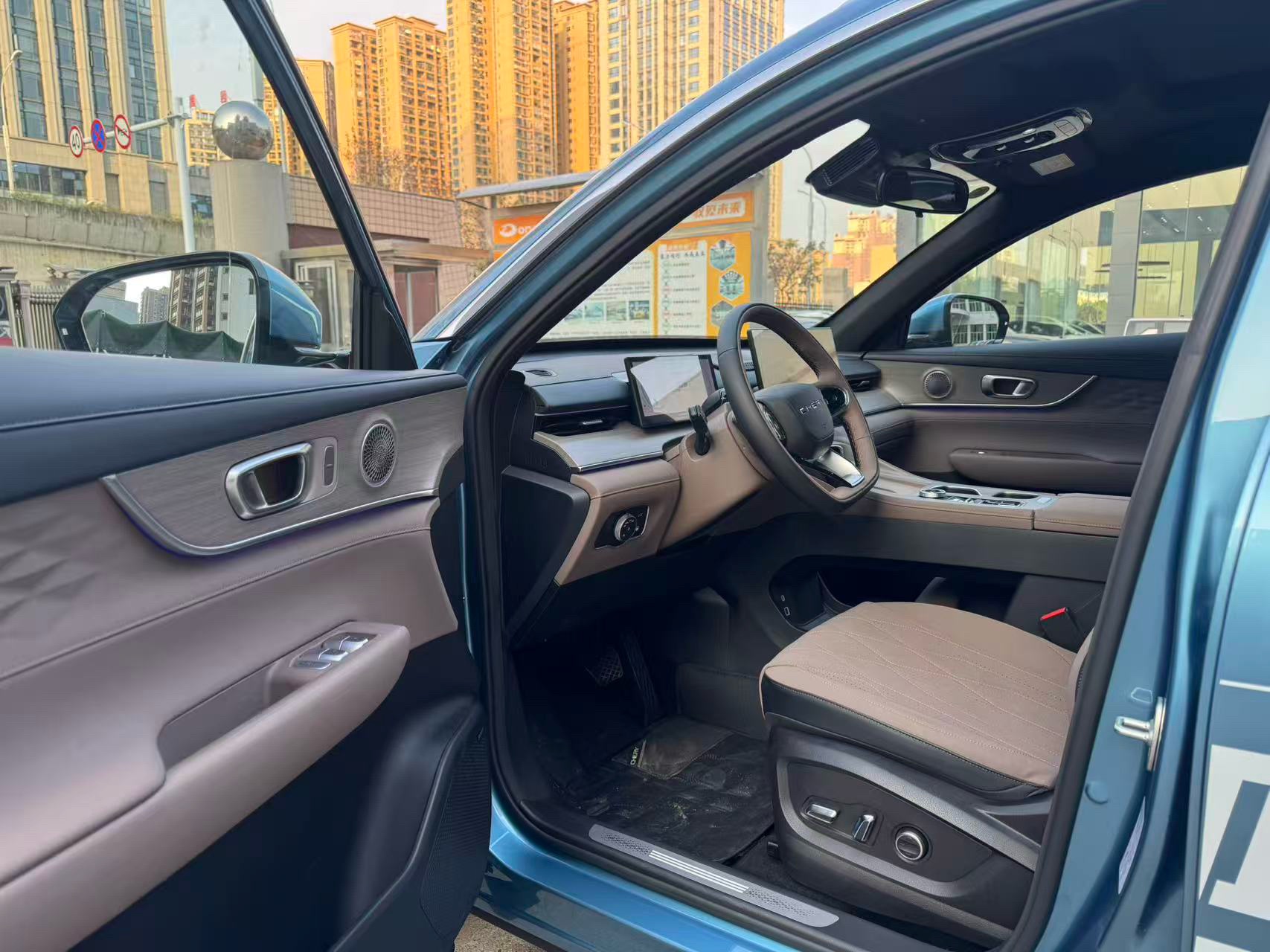 Chery Tiggo 8 PLUS C-DM 5-Seater 1.5T Premium