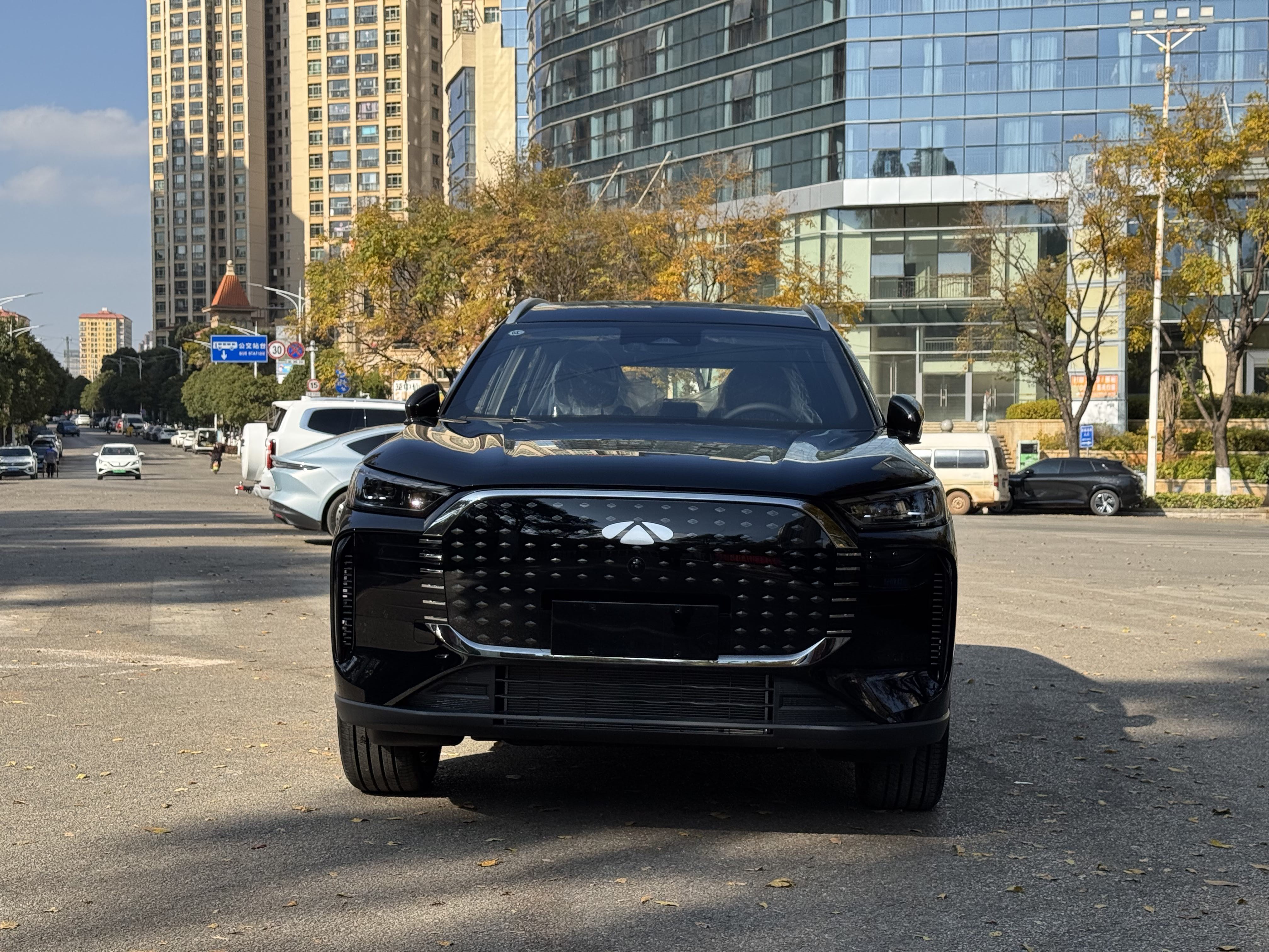 奇瑞 2025款 风云T8 1.5T 130km 尊享版5座