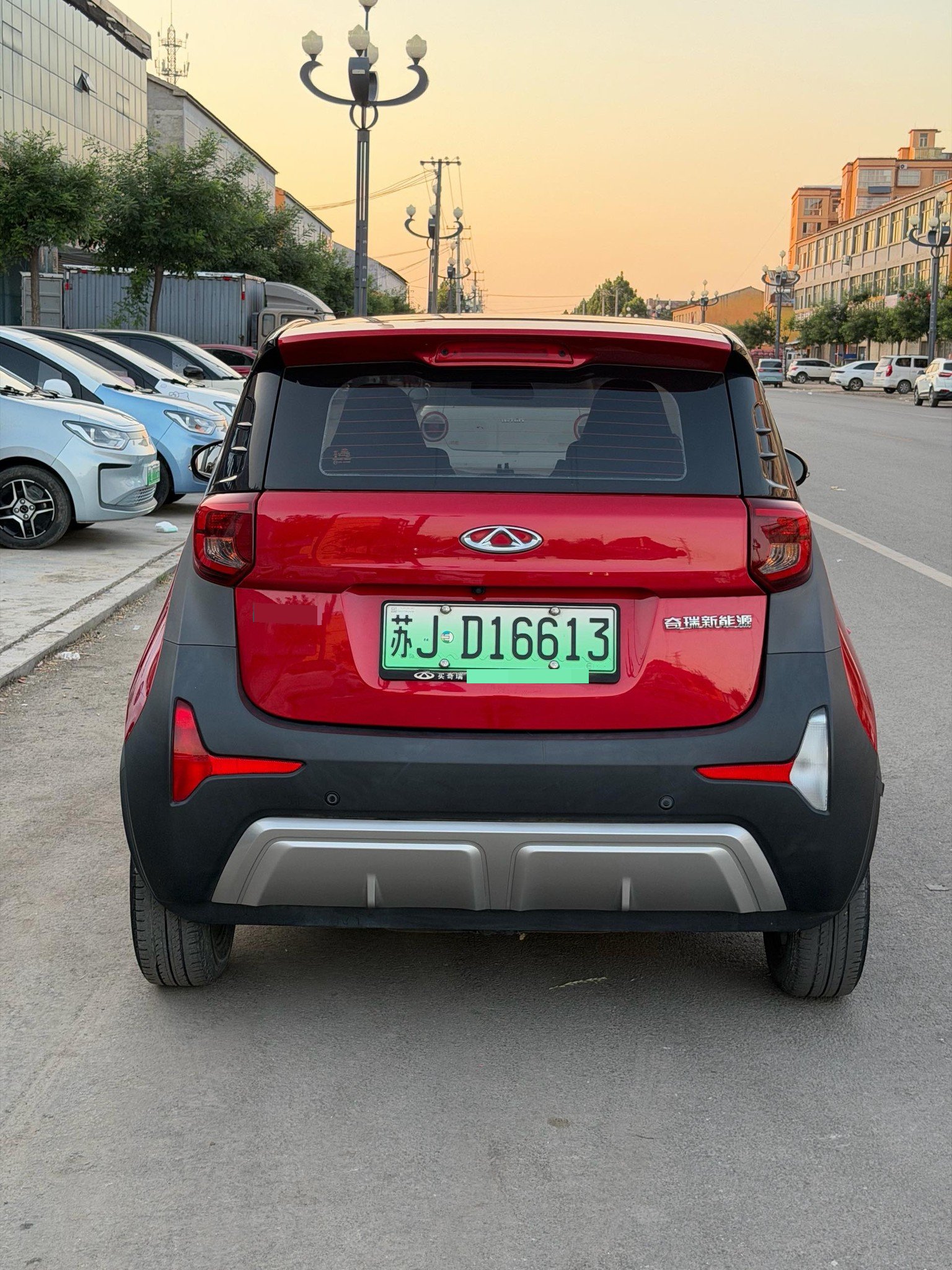 奇瑞 2022款 eQ1 甜粉款 半糖版 磷酸铁锂 30kW 301km(改款)