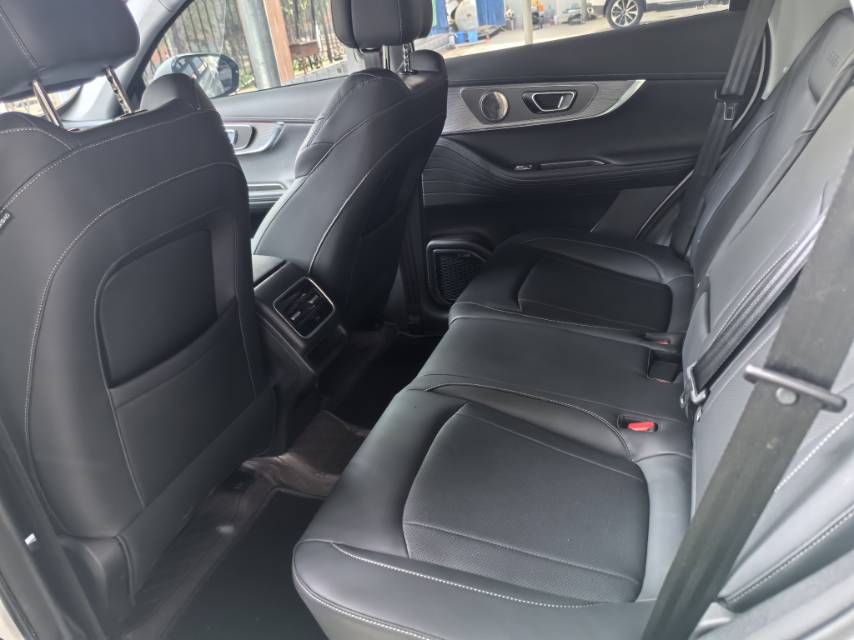 Chery 2025 Tiggo 8 PRO 1.6T 290T 2WD Luxury Edition