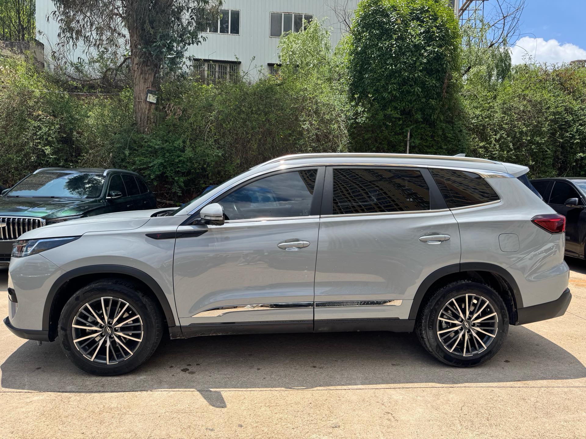 奇瑞 2024款 瑞虎8 PRO 1.6T 290T 冠军版两驱巅峰版7座
