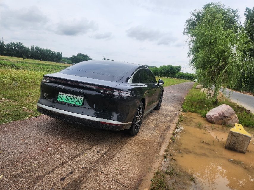 奇瑞 2025款 风云A9L 1.5T 260超长续航尊贵版
