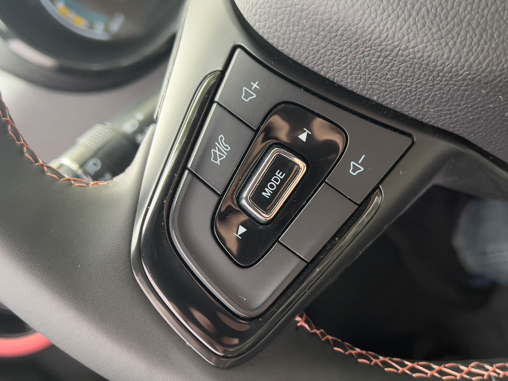 Chery 2022 eQ1 Sweet Pink Half Sugar Edition LFP 30kW 301km (facelift)