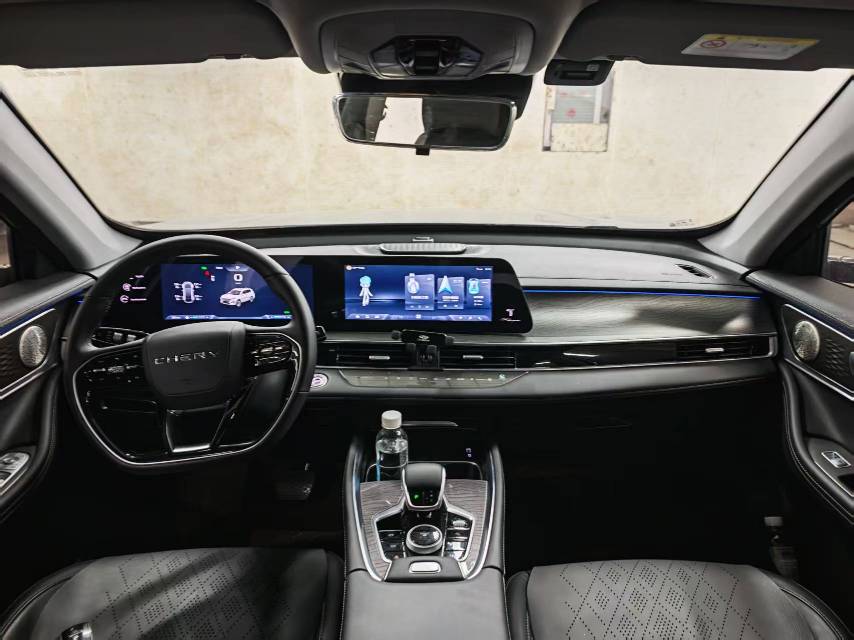 奇瑞 2024款 瑞虎8 PRO 1.6T 290T 冠军版两驱巅峰版5座