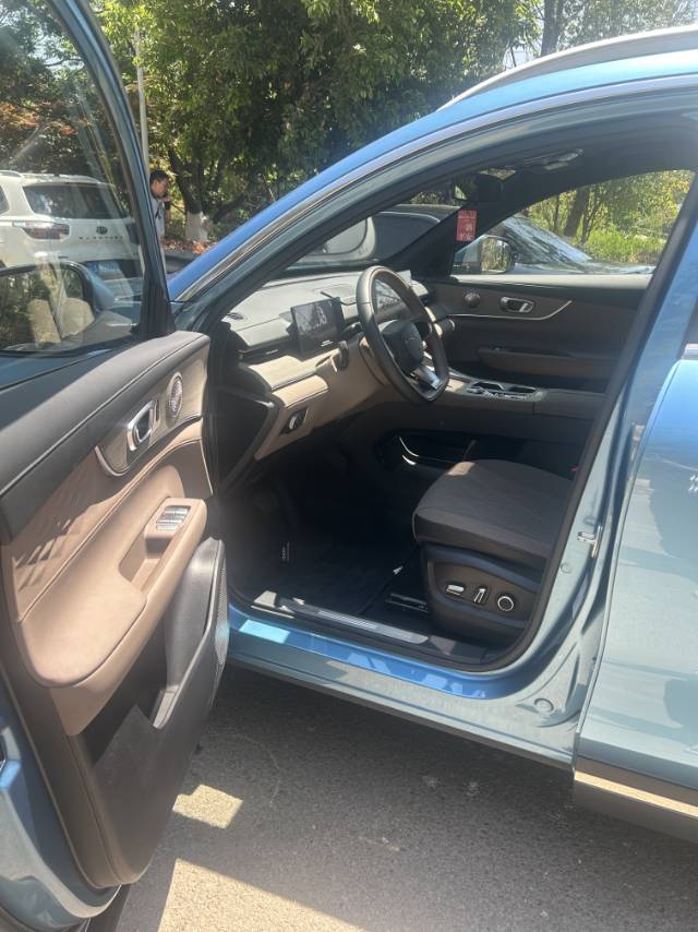 Chery 2025 Tiggo 8 PLUS C-DM 1.5T 90KM Premium 5-Seater