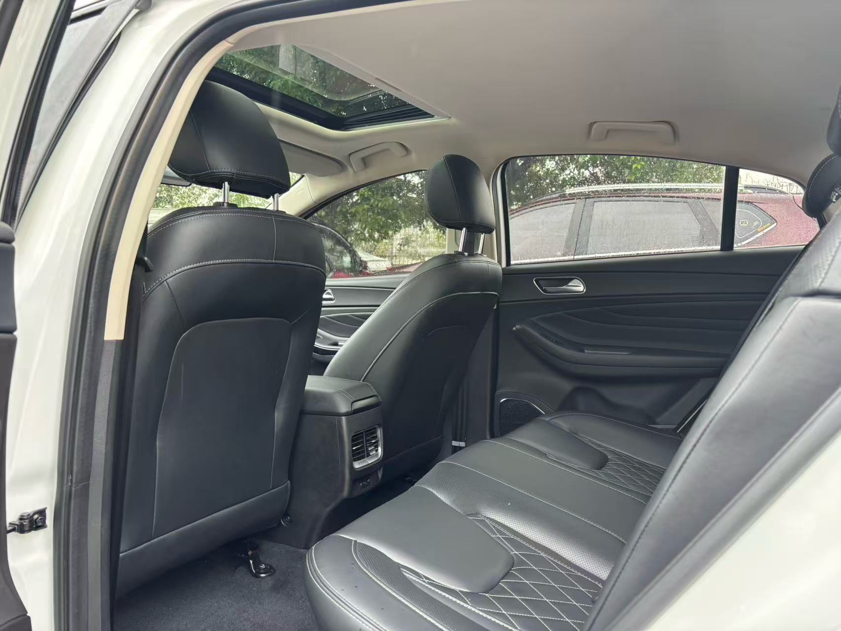 奇瑞 2019款 艾瑞泽GX 1.5T 型色版