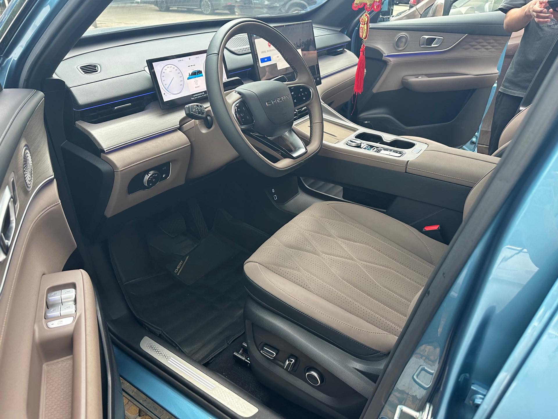 Chery 2025 Tiggo 8 PLUS C-DM 1.5T 90KM Premium 5-Seater