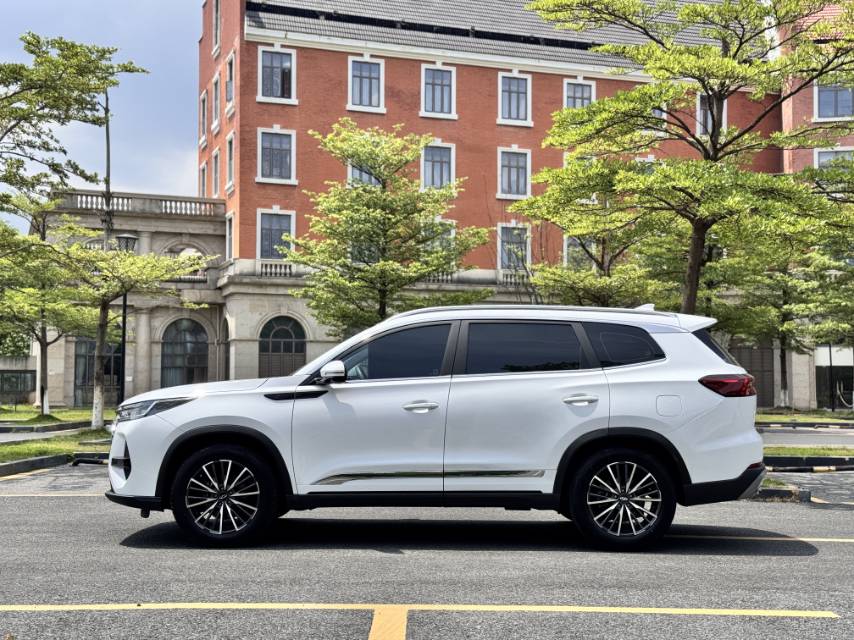 奇瑞 2024款 瑞虎8 PRO 1.6T 290T 冠军版两驱巅峰版5座