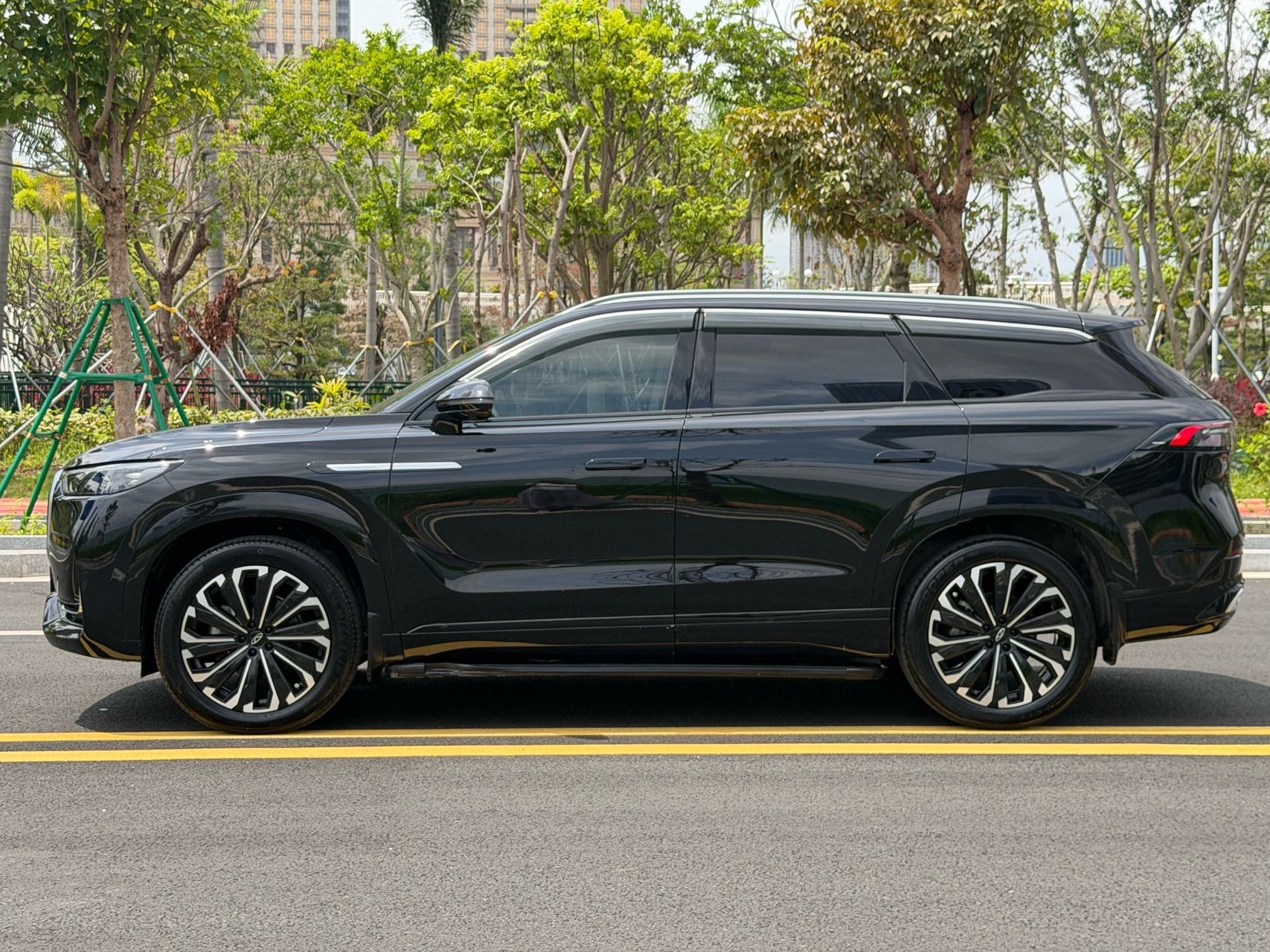 奇瑞 2023款 瑞虎9 2.0T 400T 两驱豪华版5座