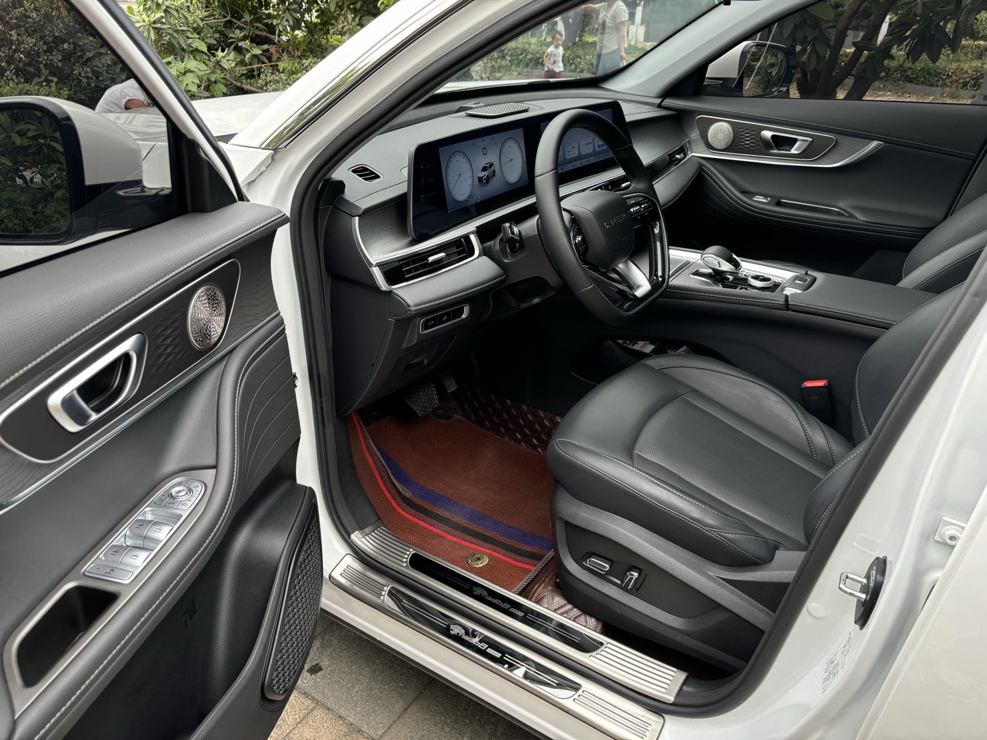 Chery 2025 Tiggo 8 PRO 1.6T 290T 2WD Luxury Edition