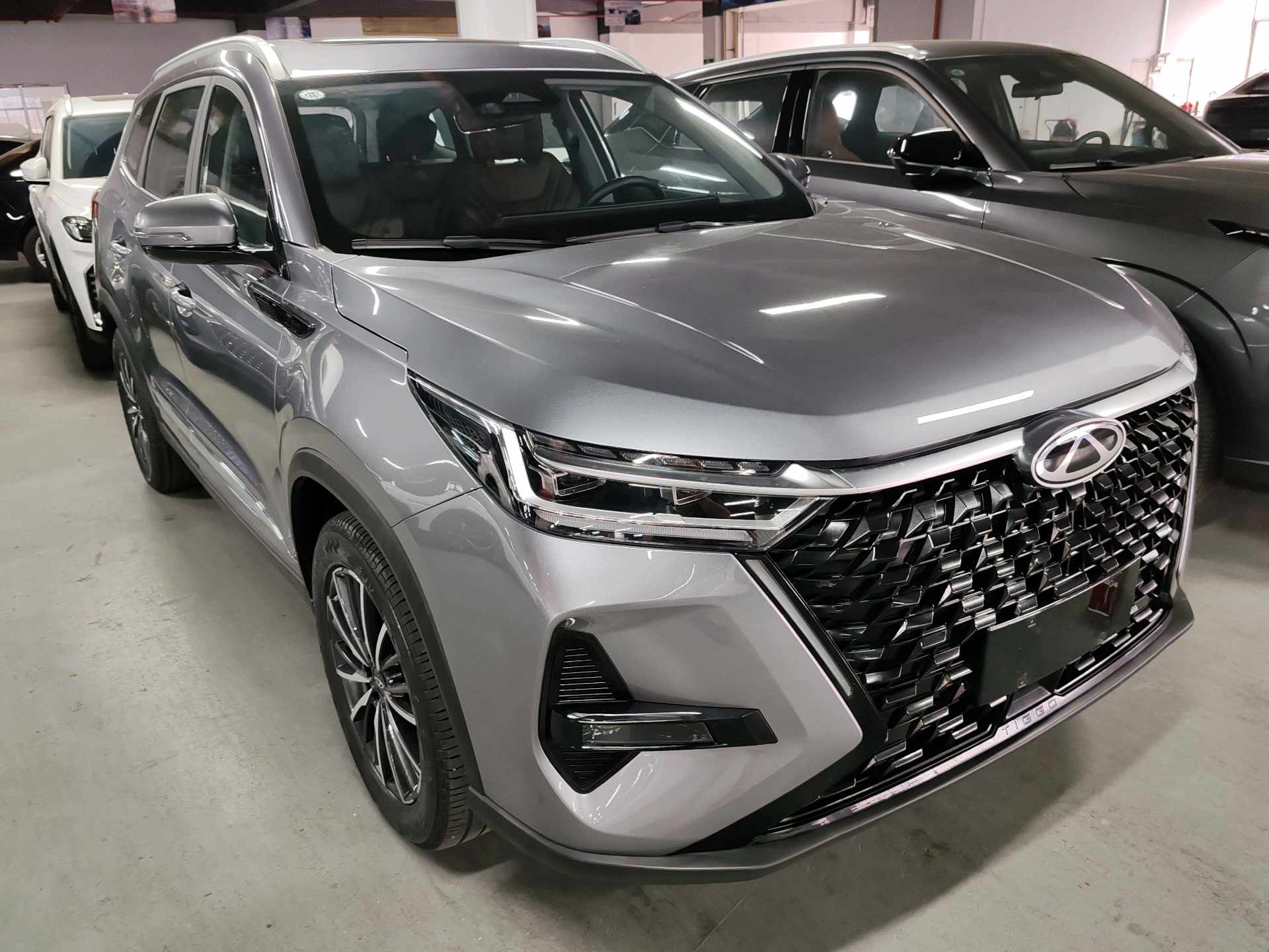奇瑞 2025款 瑞虎8 PRO 1.6T 290T 两驱尊贵版