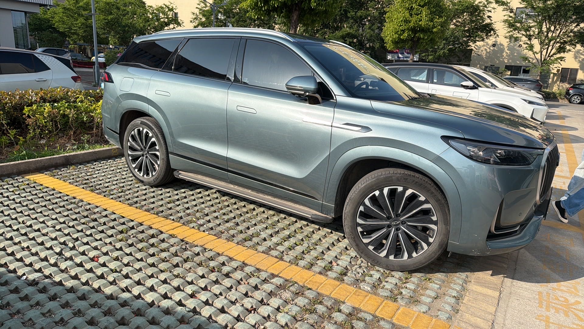 Chery 2023 Tiggo 9 2.0T 2WD Luxury 5-Seater