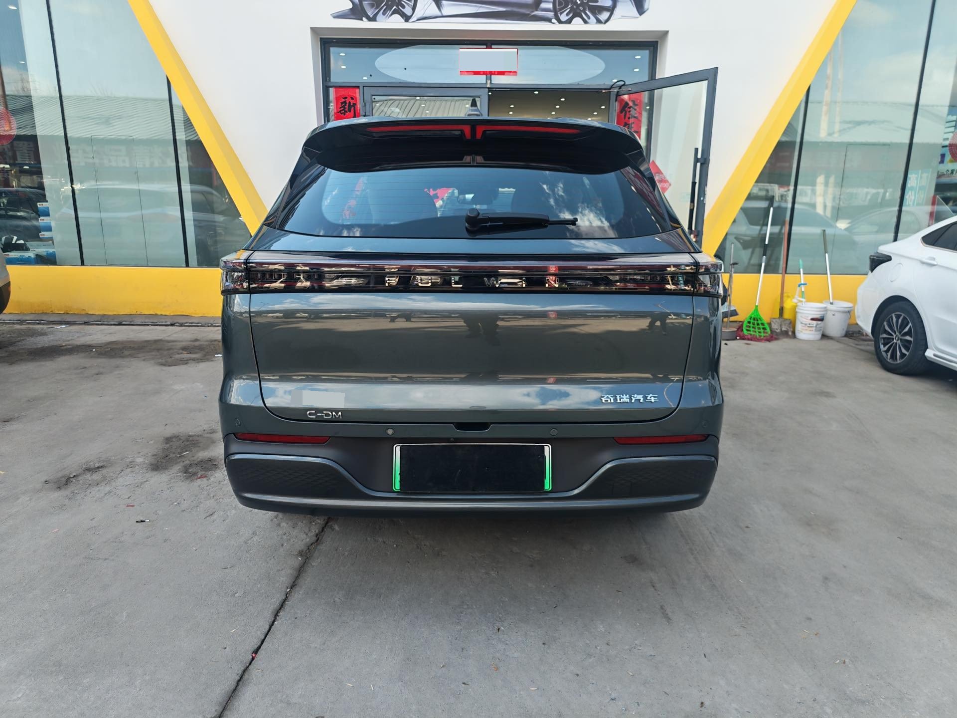 奇瑞 2025款 风云T8 1.5T 130km 尊享版5座