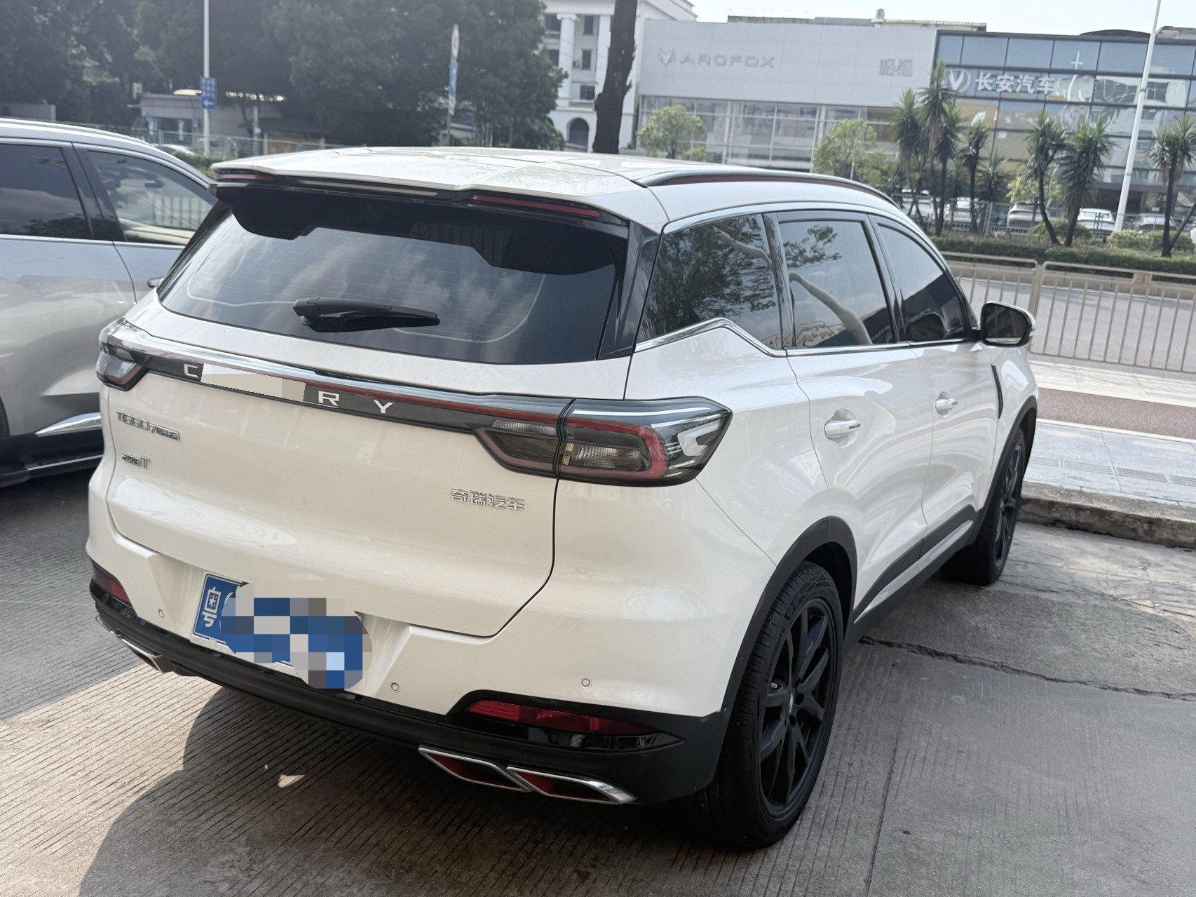 奇瑞 2023款 瑞虎7 PLUS 1.6TGDI 尊贵型