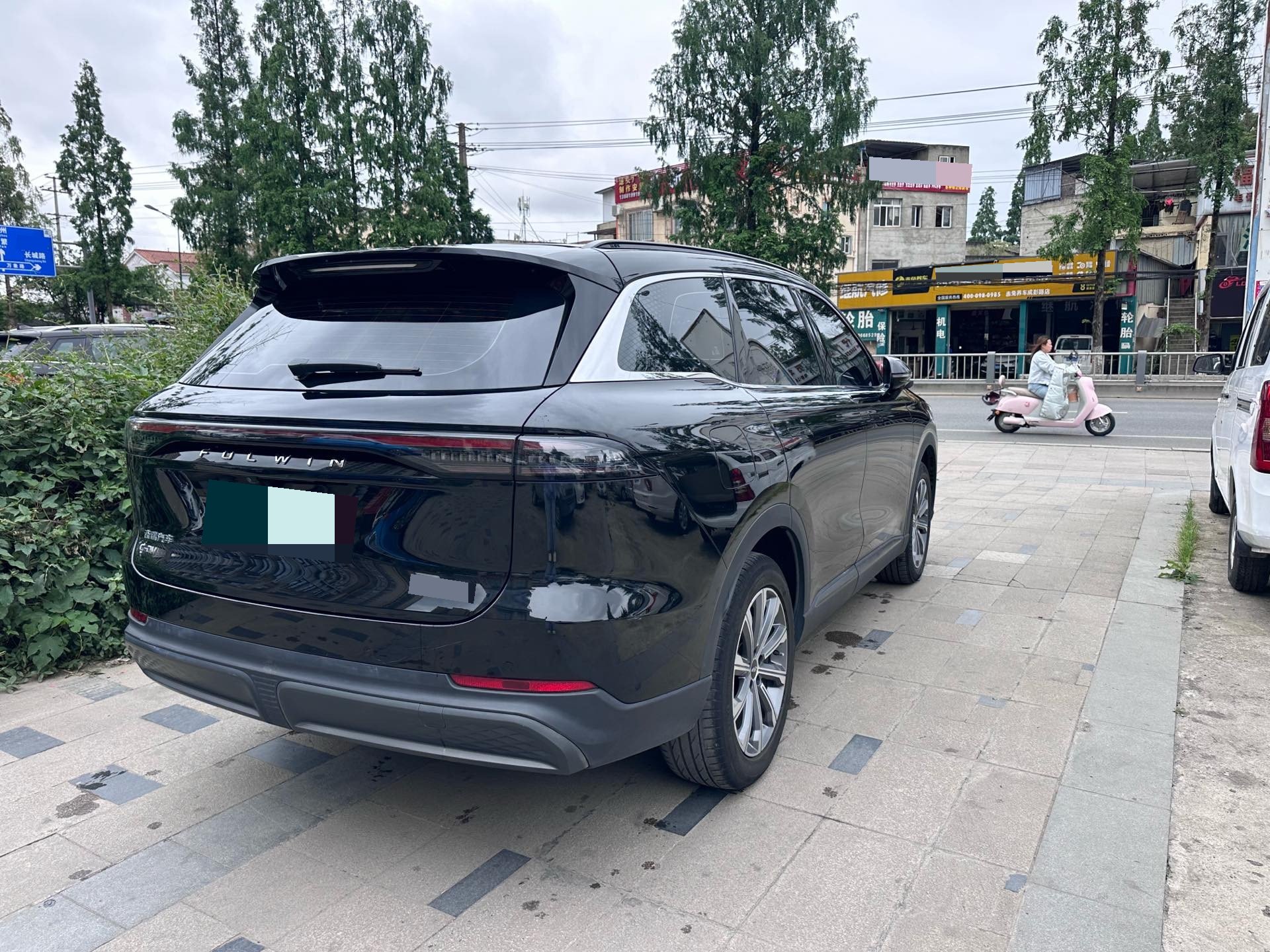 奇瑞 2024款 风云T9 C-DM 1.5T 120 长续航版舒适型7座
