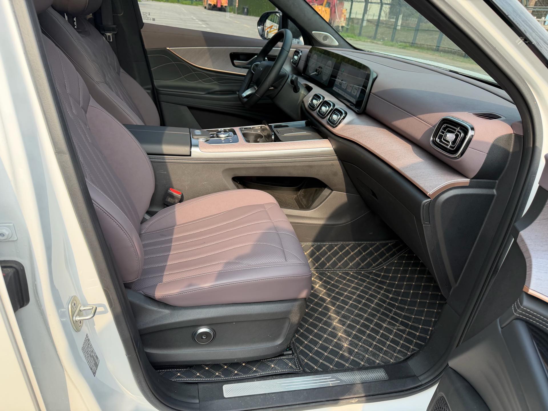 Chery 2025 Tiggo 9 2.0T 2WD Premium 5-Seater