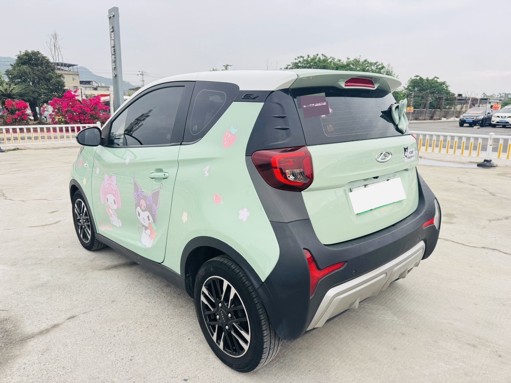 奇瑞 2022款 eQ1 甜粉款 半糖版 三元锂 30kW 301km(改款)