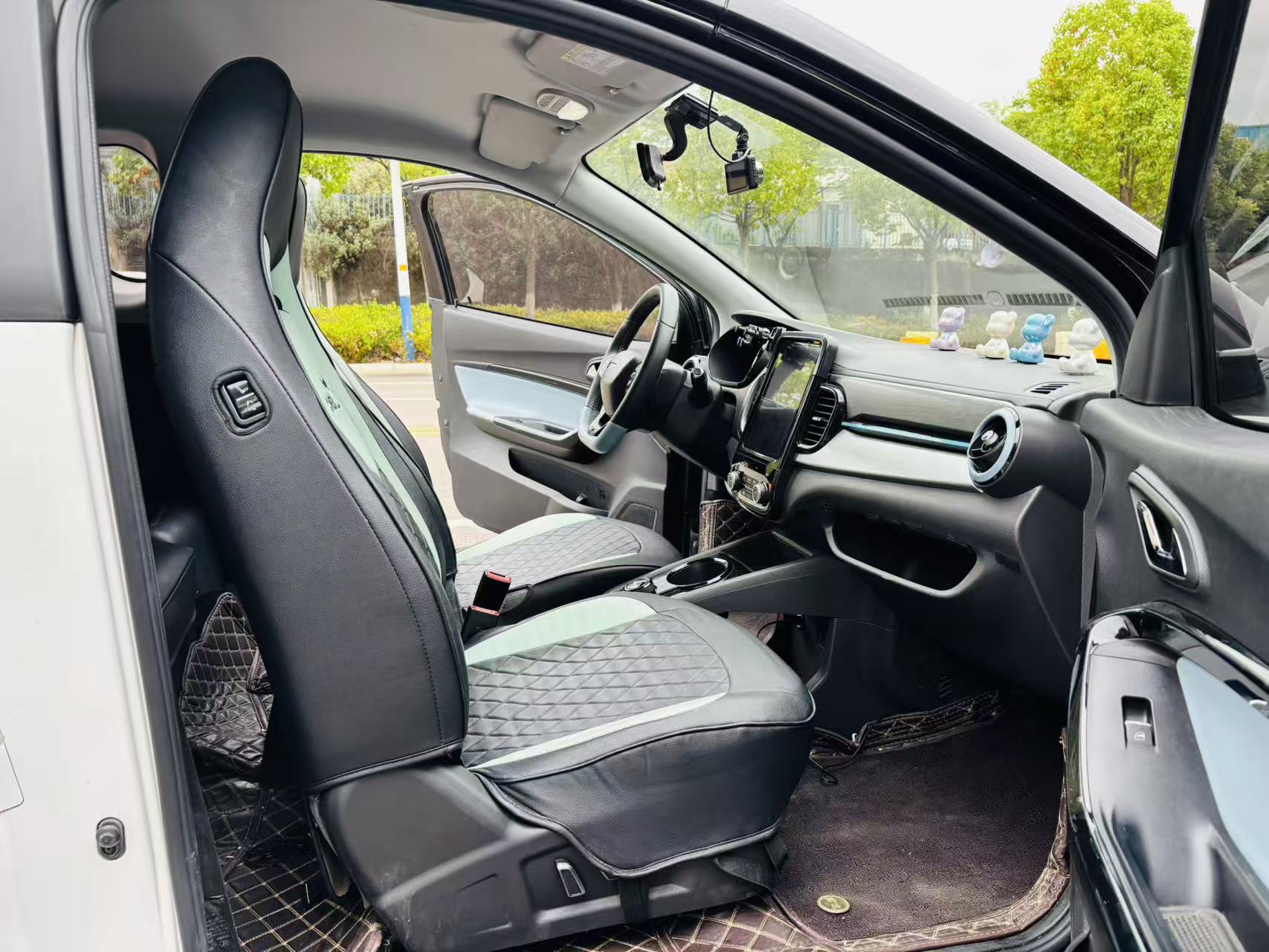 Chery 2021 eQ1 20万蚁粉款 才气版 LFP 301km