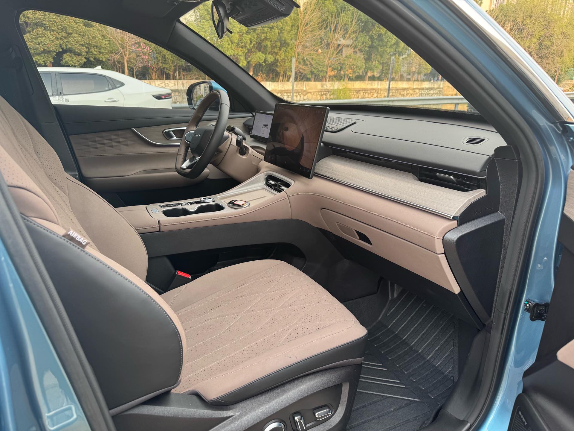 Chery 2022 Tiggo 8 PLUS Kunpeng e+ 1.5T Fengfan e+