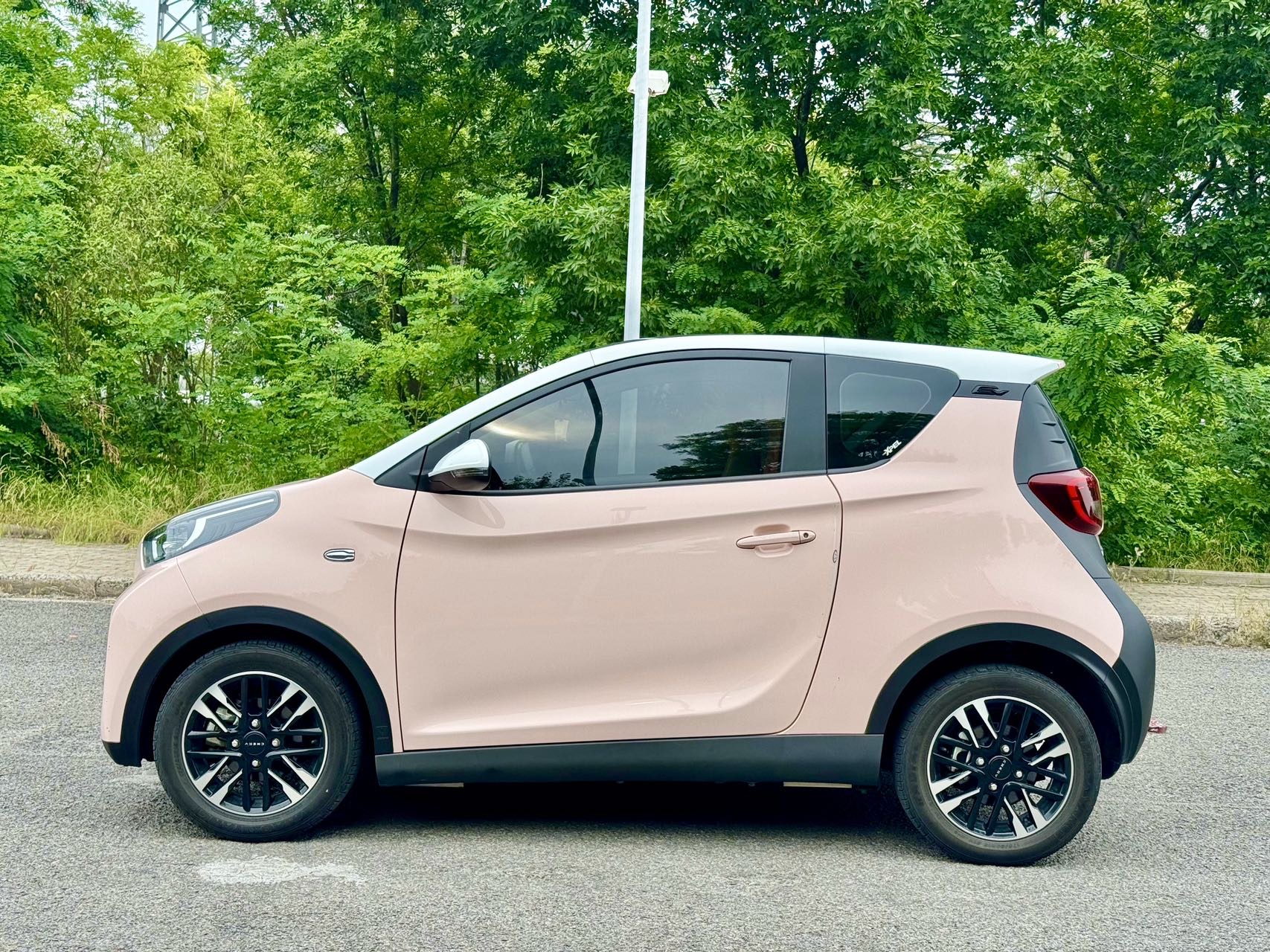 Chery 2022 eQ1 Sweet Pink Half Sugar Edition Ternary Lithium 28.8kWh 30kW 301km (Facelift)