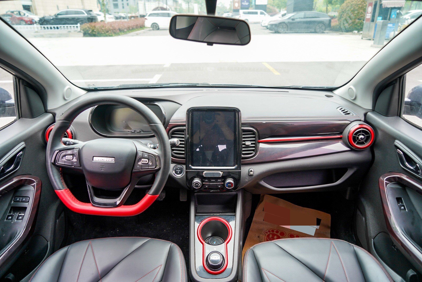 奇瑞 2022款 eQ1 甜粉款 半糖版 三元锂 30kW 301km