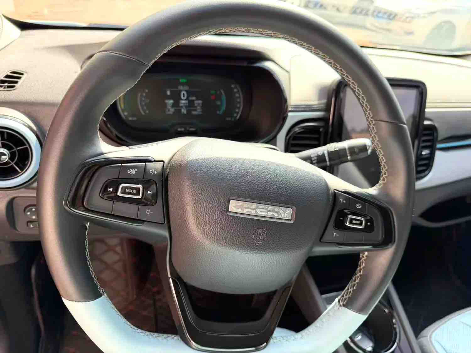 奇瑞 2022款 eQ1 甜粉款 半糖版 磷酸铁锂 30kW 301km(改款)