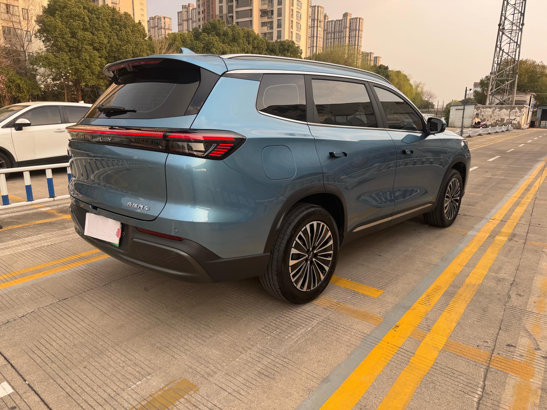 Chery 2022 Tiggo 8 PLUS Kunpeng e+ 1.5T Fengfan e+