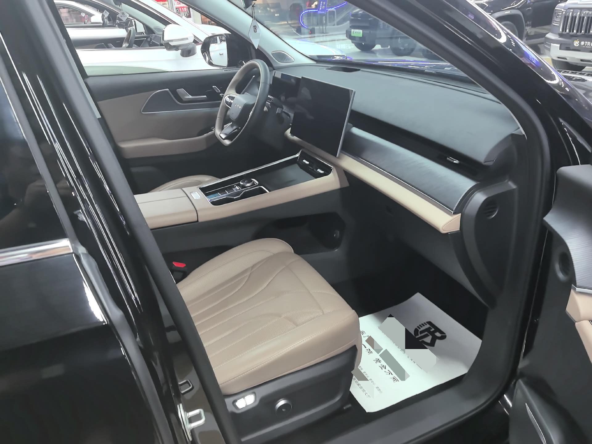 Chery 2024 Tiggo 8 L 2.0T 2WD Premium 7-Seater