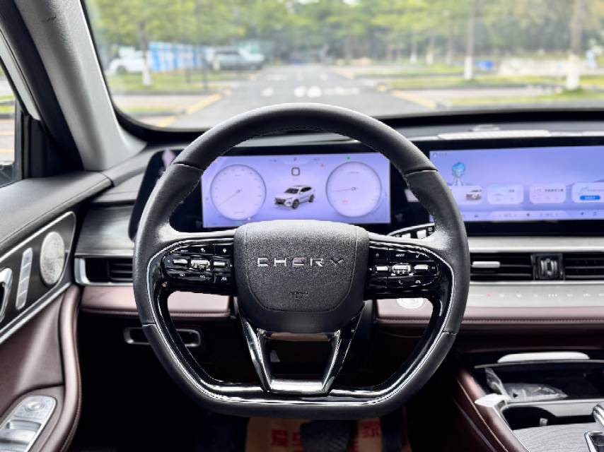 奇瑞 2024款 瑞虎8 PRO 1.6T 290T 冠军版两驱巅峰版5座