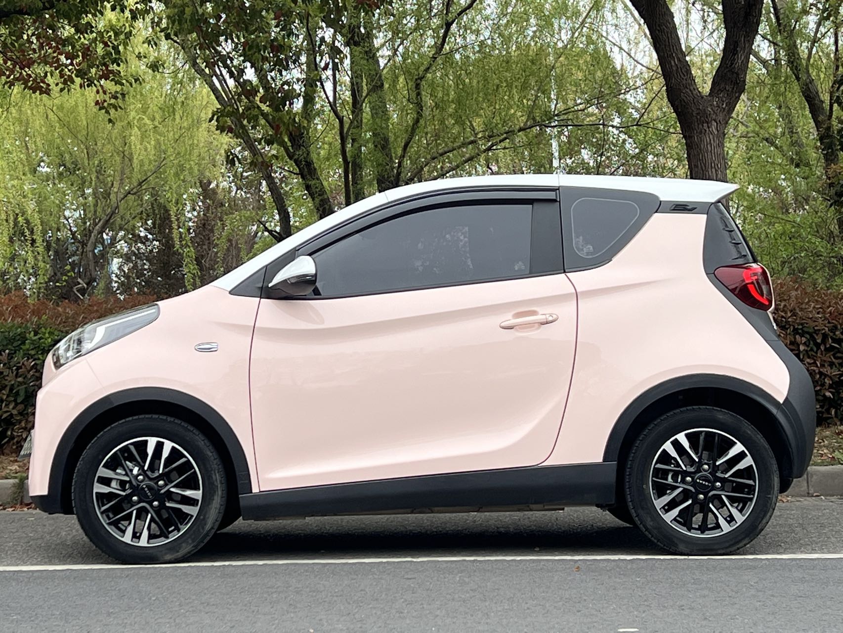 Chery 2022 eQ1 Sweet Pink Half Sugar Edition LFP 30kW 301km (facelift)