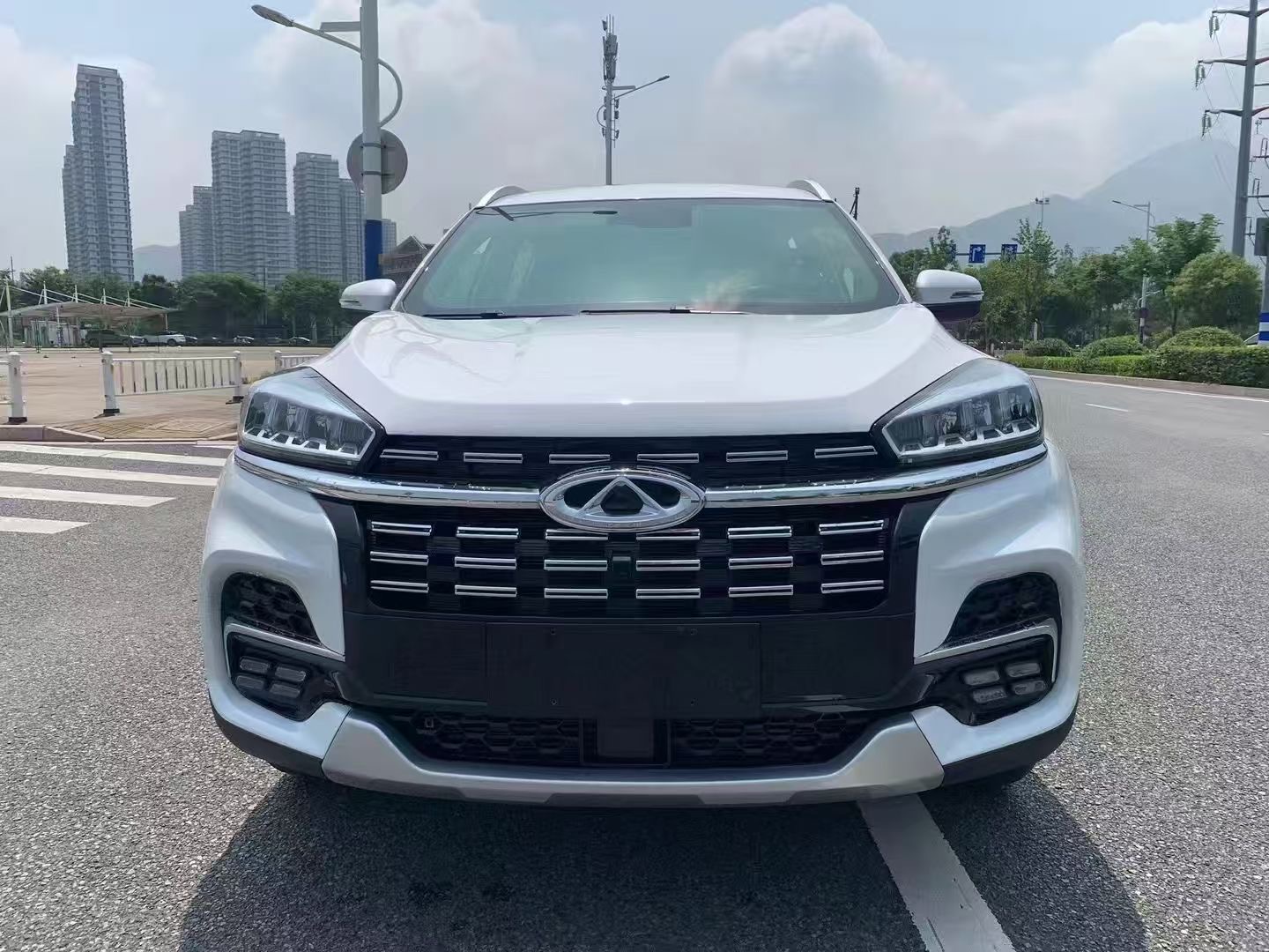 奇瑞 2020款 瑞虎8 1.6TGDI 290TGDI 精英版
