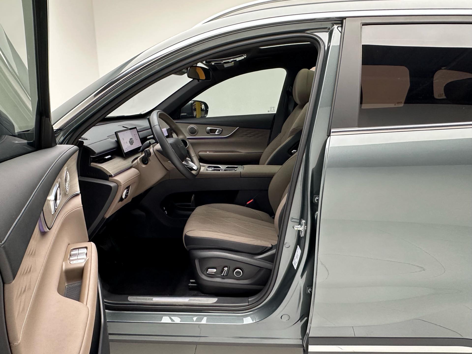 Chery 2025 Tiggo 8 PLUS 1.6TGDI 290TGDI Premium