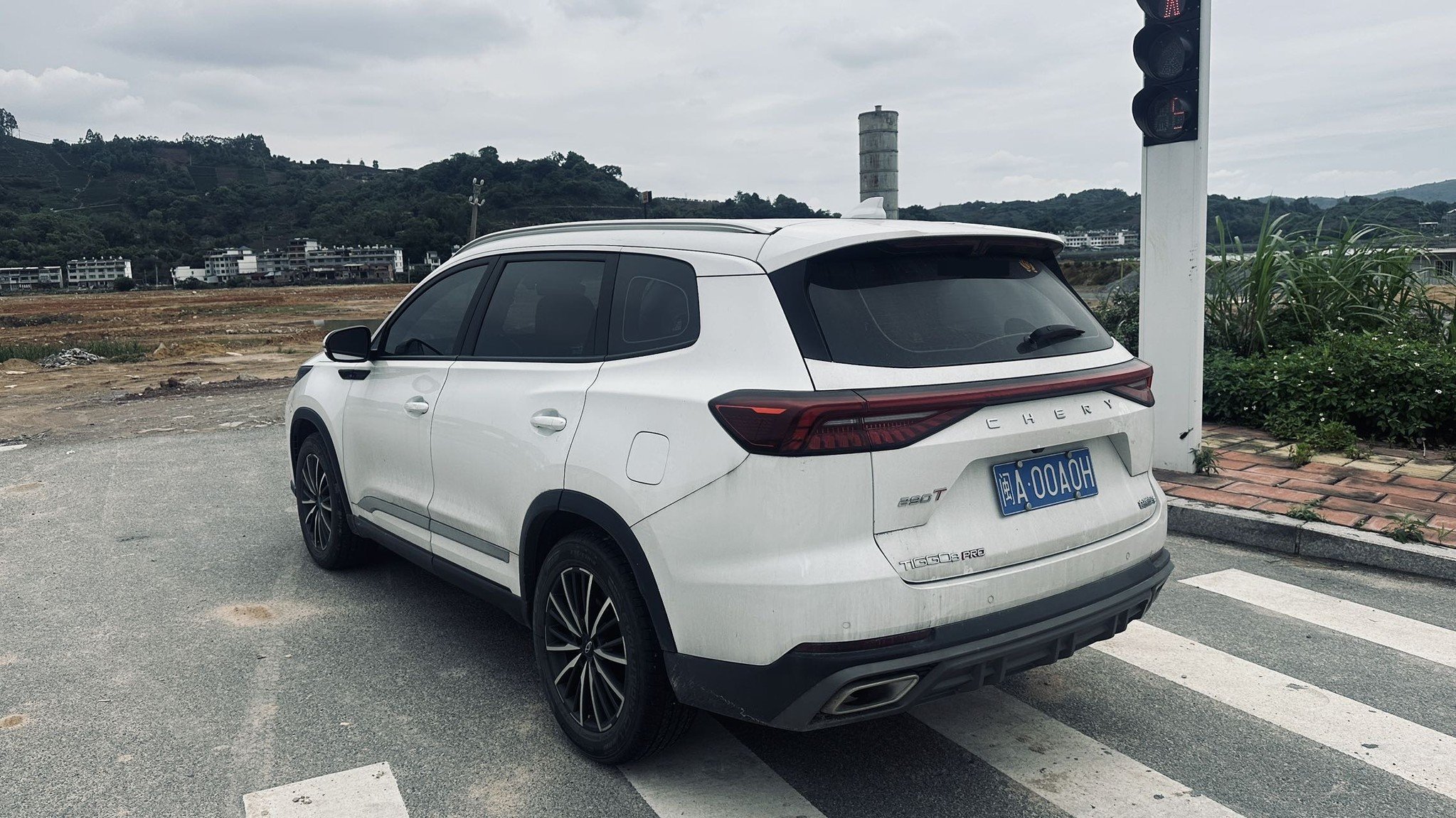 奇瑞 2024款 瑞虎8 PRO 1.6T 290T 冠军版两驱闪耀版5座