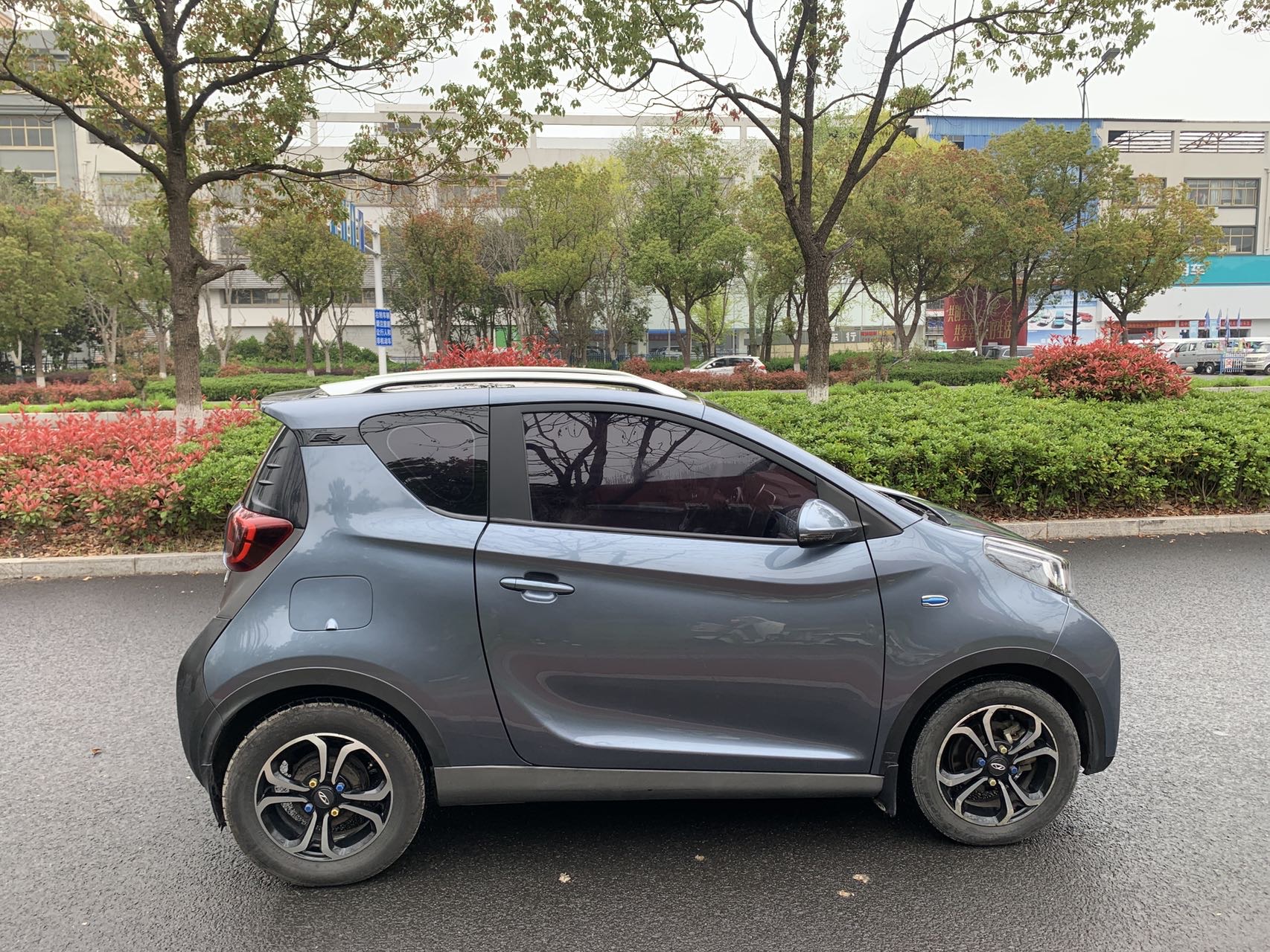 奇瑞 2022款 eQ1 甜粉款 半糖版 磷酸铁锂 30kW 301km