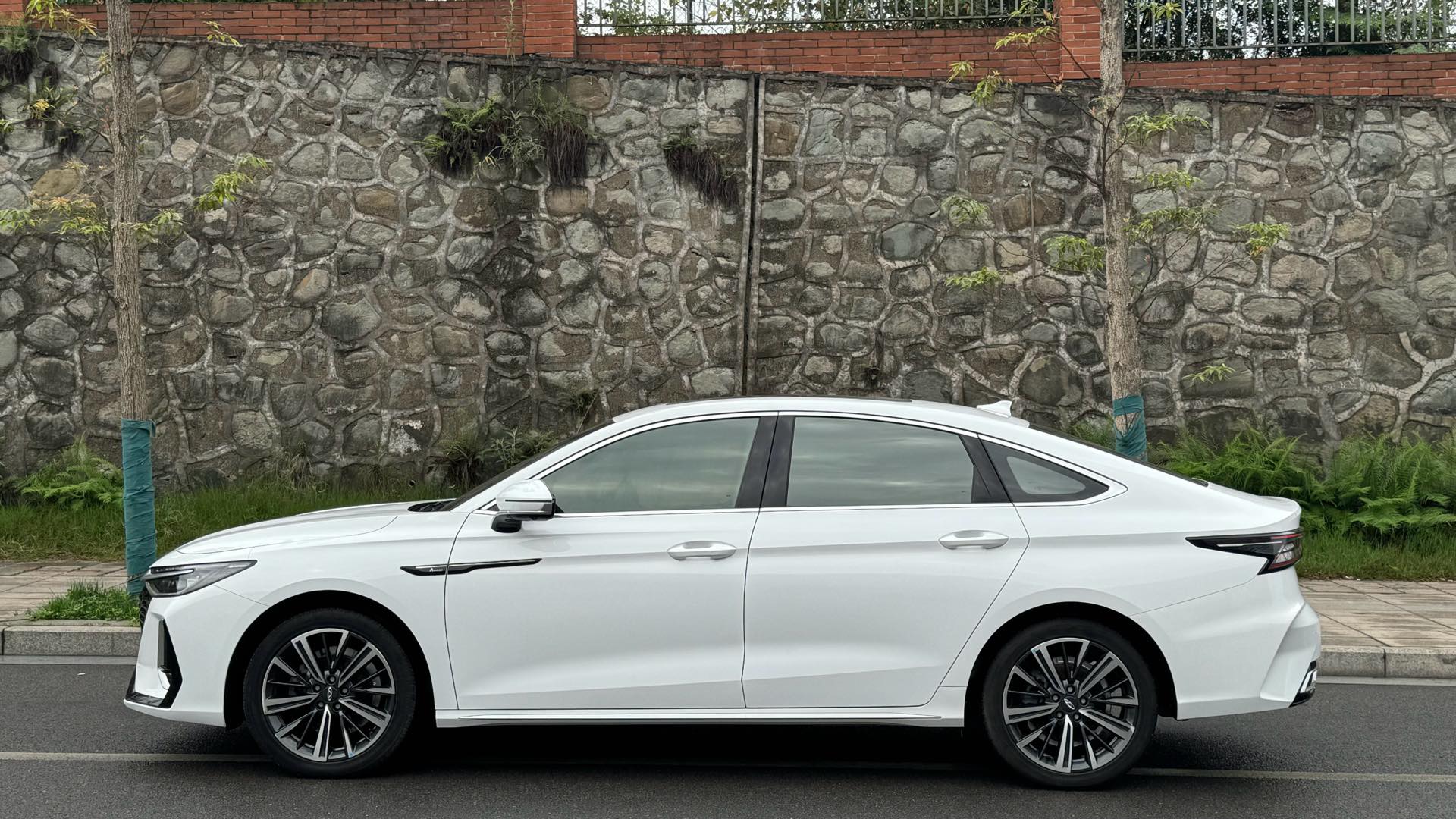 Chery 2022 Arrizo 8 1.6T Yi