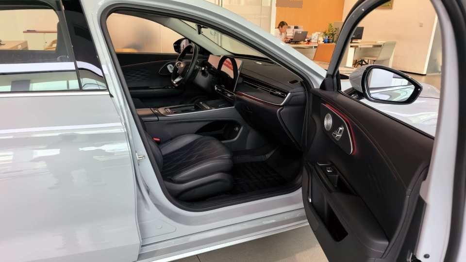 奇瑞 2025款 风云A8L 1.5TGDI 145km 豪华型
