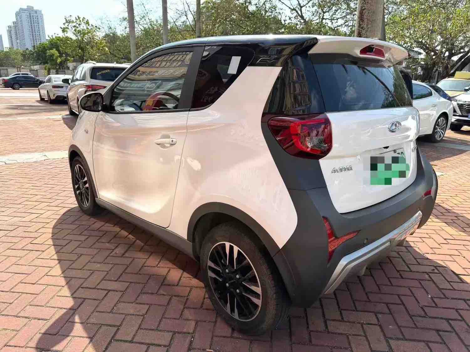 奇瑞 2022款 eQ1 甜粉款 半糖版 磷酸铁锂 30kW 301km(改款)