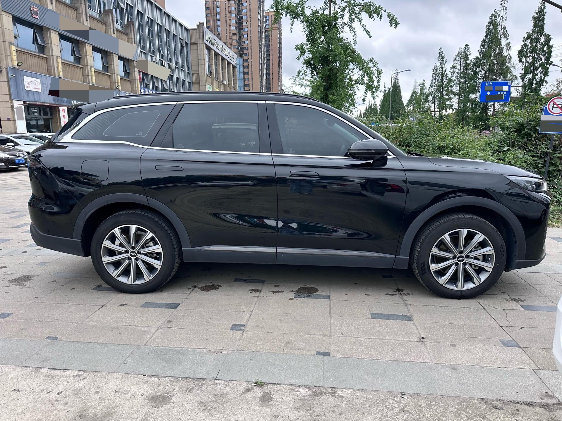奇瑞 2024款 风云T9 C-DM 1.5T 120 长续航版舒适型7座
