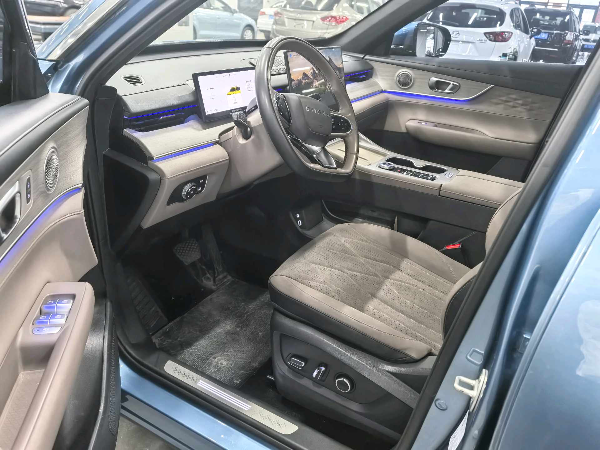 Chery 2025 Tiggo 8 PLUS C-DM 1.5T 90KM Premium 5-Seater