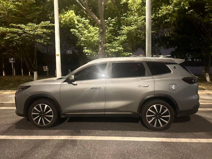 奇瑞 2025款 风云T8 1.5T 130km 豪华版5座