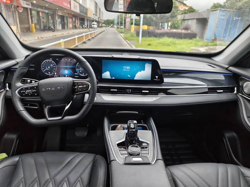 奇瑞 2023款 瑞虎7 PLUS 1.6TGDI 尊贵型