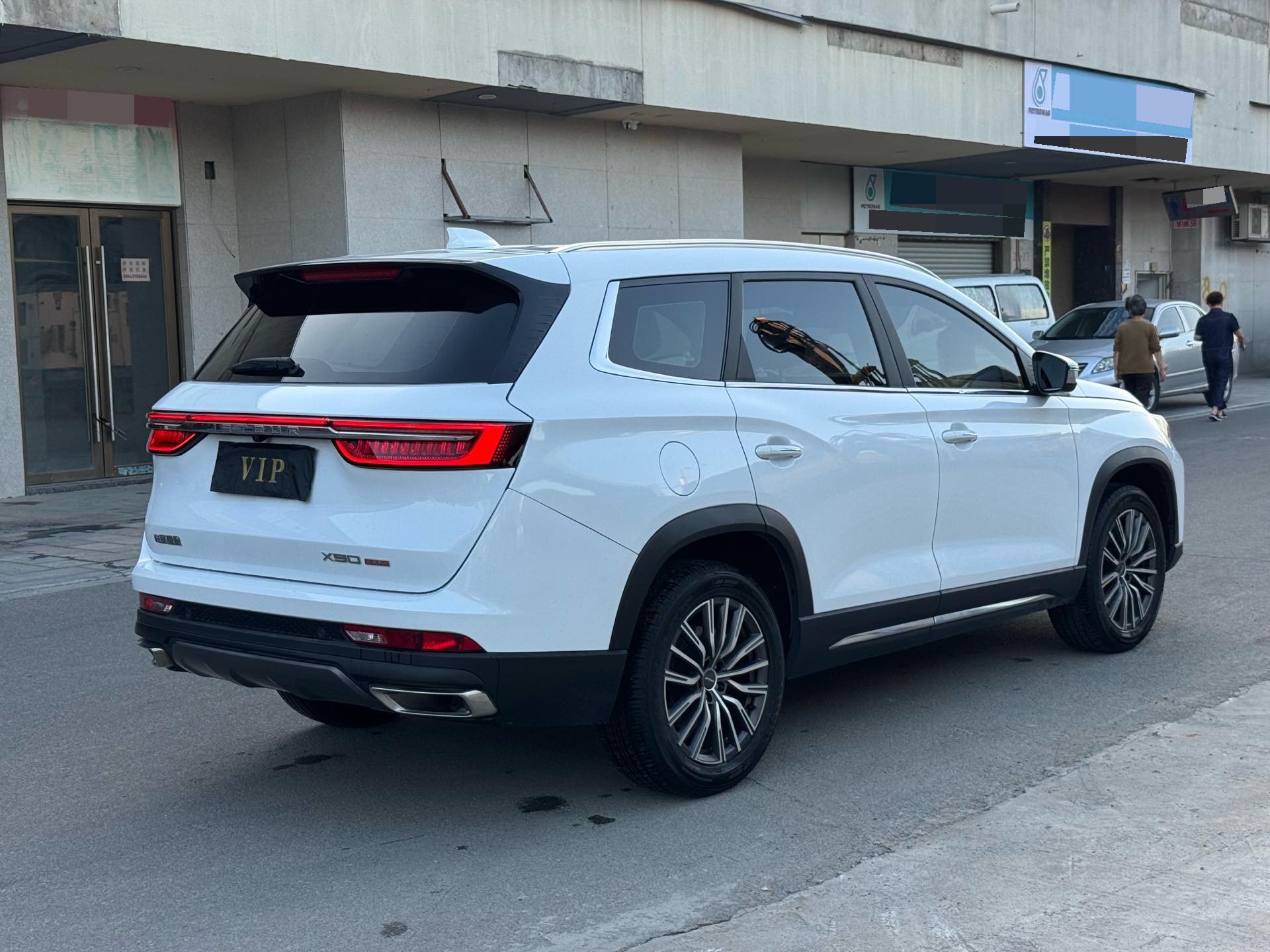 捷途 2024款 X90 PLUS 1.6TD 大家庭欢乐版7座