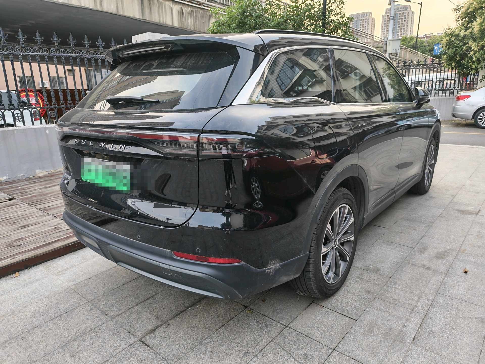 奇瑞 2024款 风云T9 C-DM 1.5T 120 长续航版舒适型7座