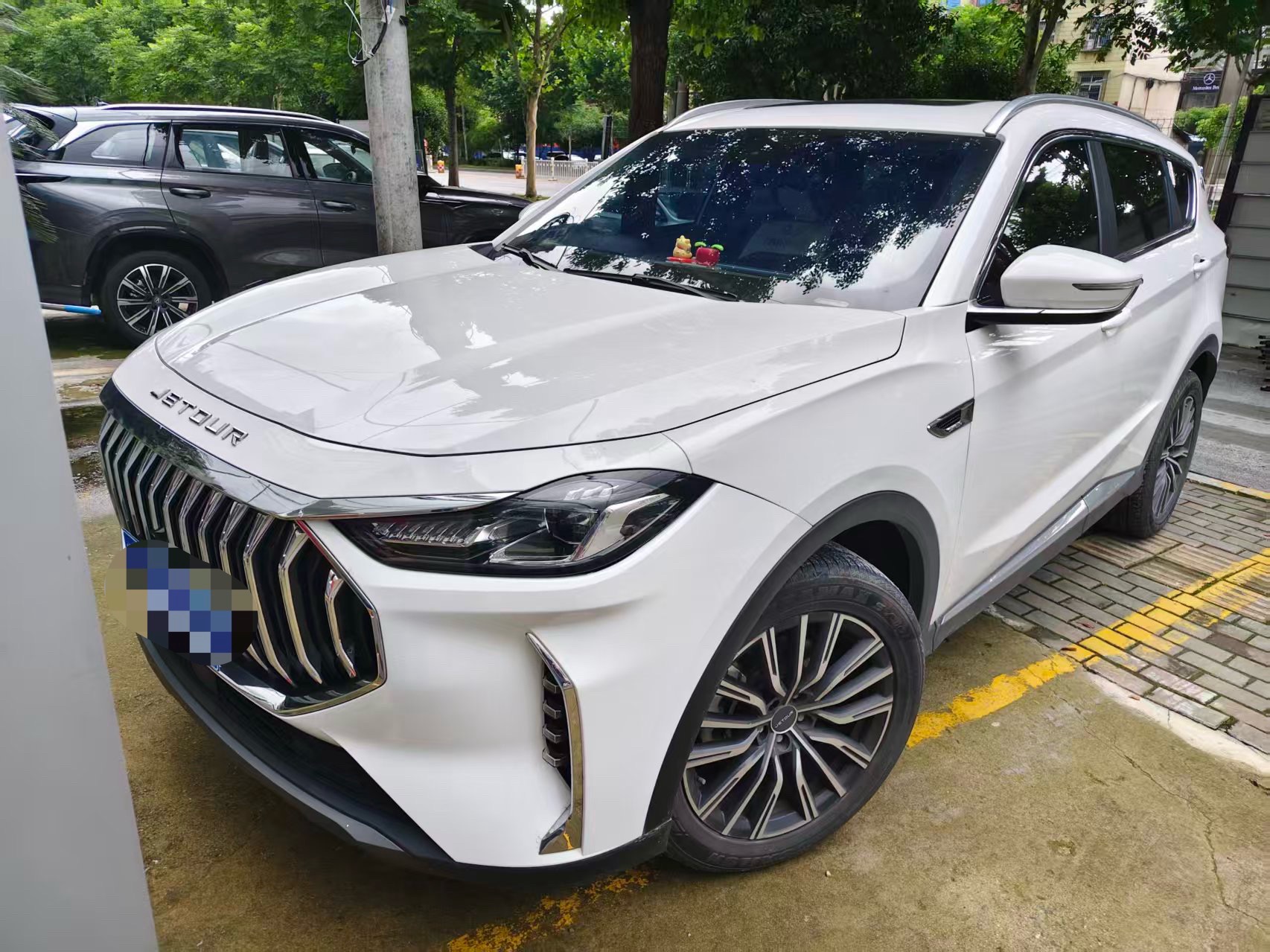 捷途 2023款 X70 PLUS 1.5T 无级 自强MAX5座