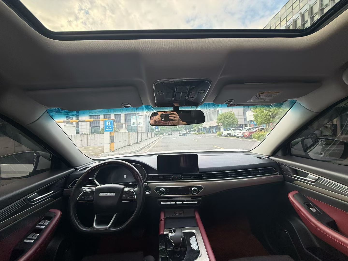 JETOUR 2023 X70 1.5T Dream Edition 7-Seater