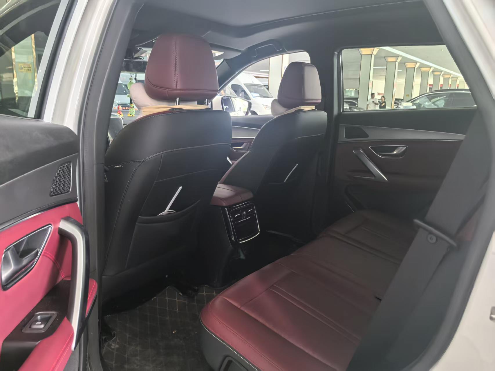 捷途 2025款 X70 PLUS 1.5T 豪华版7座