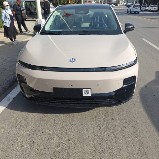 零跑 2025款 B01 650悦享版