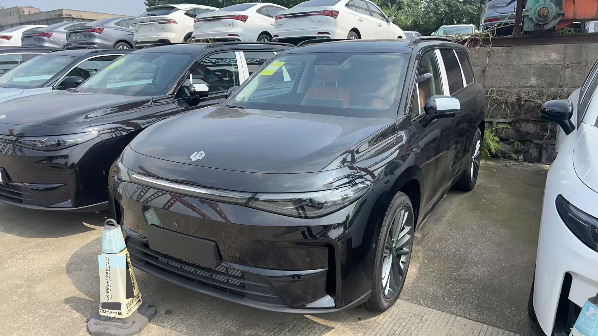 Leapmotor 2024 C16 200 Deluxe Edition